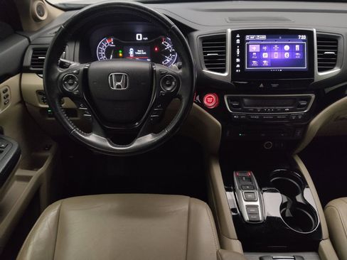 Used 2017 Honda Pilot Touring image 22