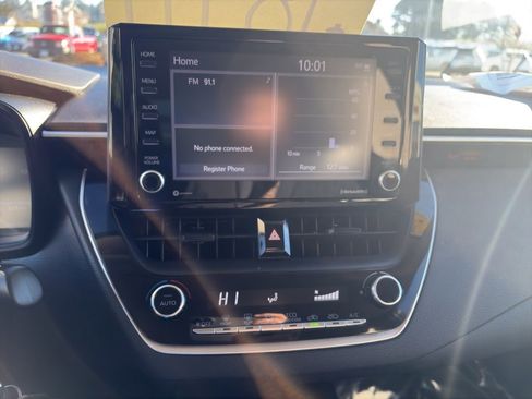 Used 2022 Toyota Corolla LE image 9