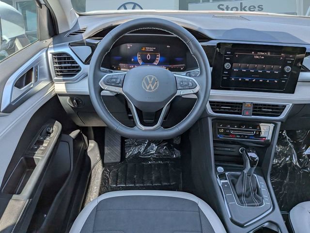New 2026 Volkswagen Taos SE FWD image 16