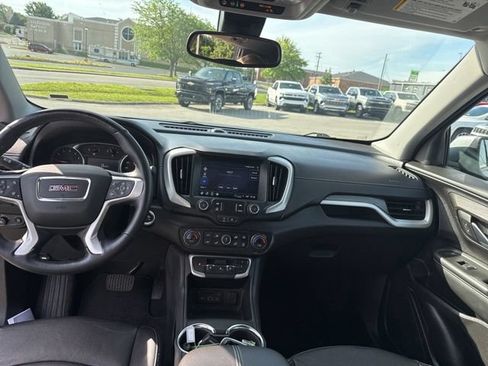 Used 2024 GMC Terrain SLT AWD/4WD image 31