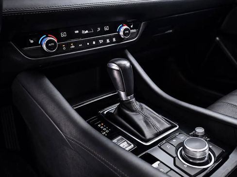 Used 2018 MAZDA MAZDA6 Touring FWD image 13