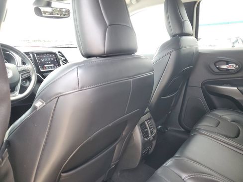 Used 2020 Jeep Cherokee Limited AWD/4WD image 28