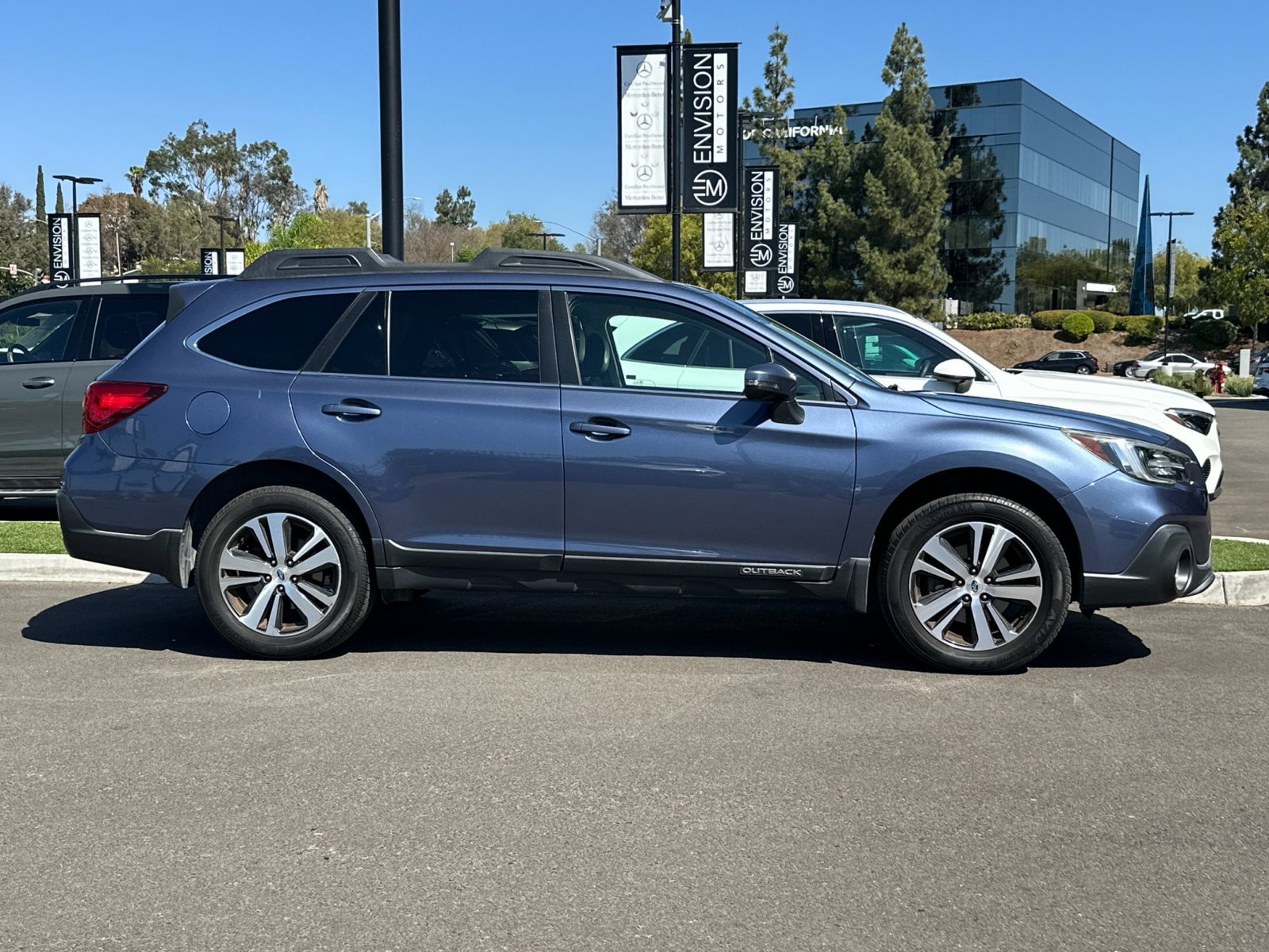 Used 2018 Subaru Outback 2.5i Limited AWD/4WD image 2