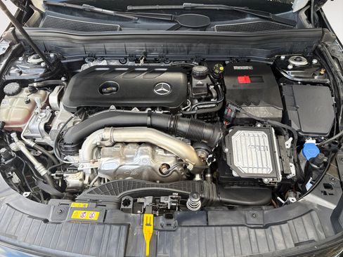Used 2024 Mercedes-Benz GLB 250 4MATIC image 26