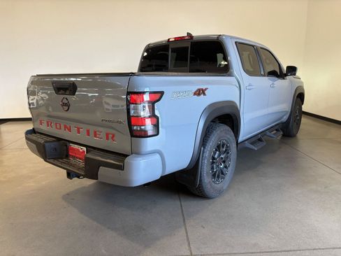 Used 2022 Nissan Frontier PRO-4X w/ Pro-4X Premium Package AWD/4WD image 3