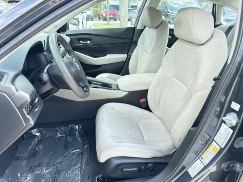Used 2025 Honda Accord SE image 13