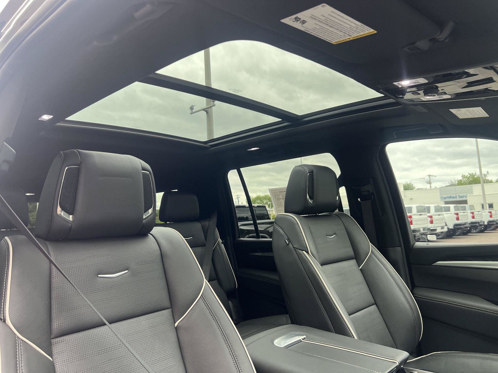 Used 2025 Cadillac Escalade ESV Sport w/ Touring Package AWD/4WD image 19