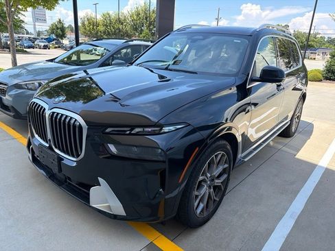 Used 2024 BMW X7 xDrive40i w/ Premium Package AWD/4WD image 3
