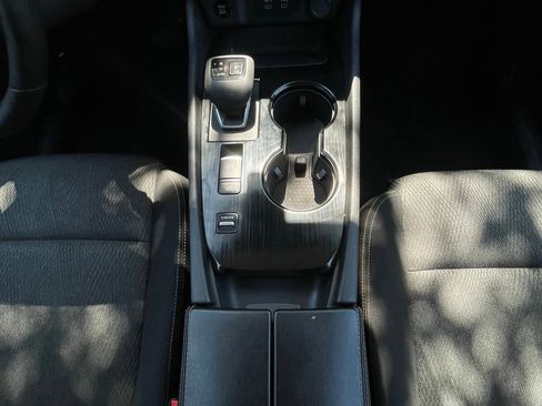 Used 2025 Nissan Rogue SV FWD image 19