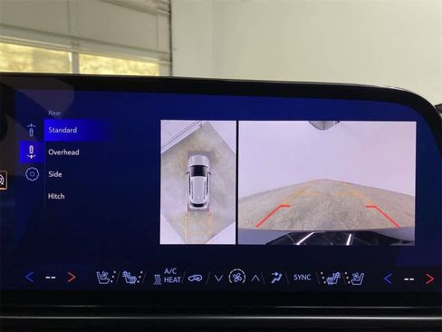 Used 2024 Chevrolet Equinox EV RS image 26