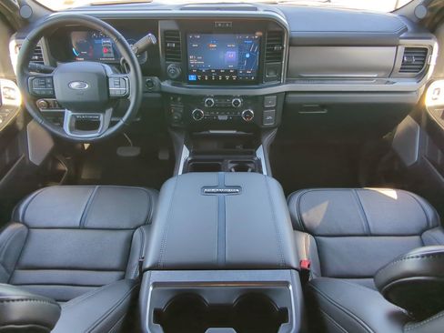 Certified 2025 Ford F450 Platinum w/ FX4 Off-Road Package image 13