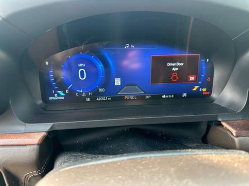 Used 2023 Ford Explorer King Ranch w/ Class IV Trailer Tow Package image 14