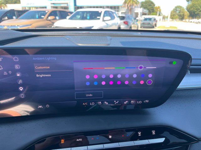 Used 2026 Buick Enclave Avenir w/ Super Cruise Package FWD image 30