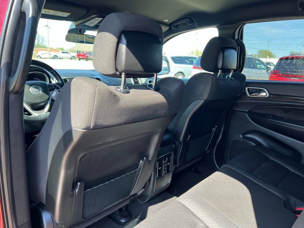 Used 2021 Jeep Grand Cherokee Laredo AWD/4WD image 20