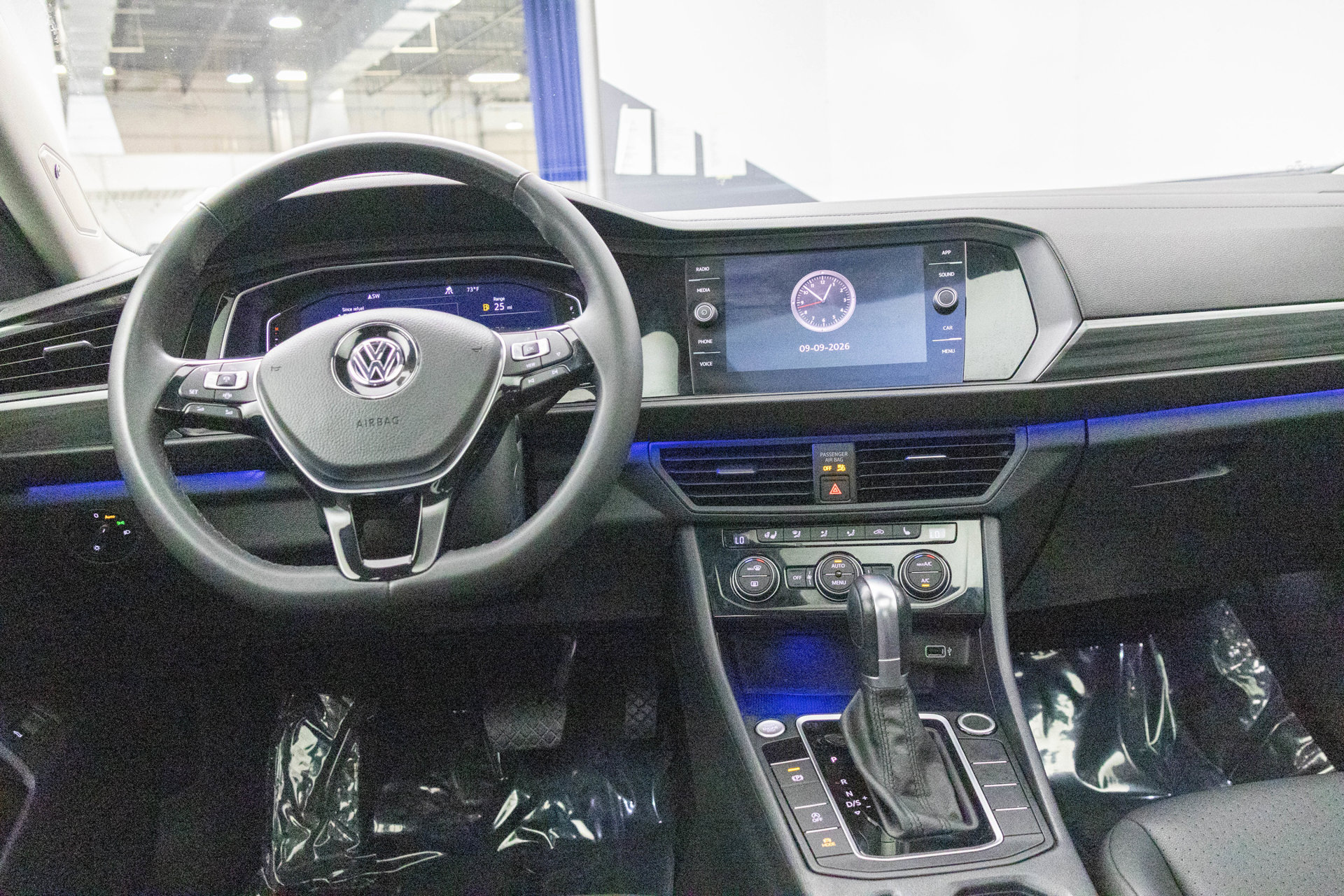 Used 2019 Volkswagen Jetta SEL w/ Cold Weather Package FWD image 24