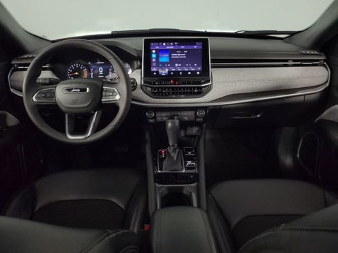 Used 2023 Jeep Compass Latitude image 20