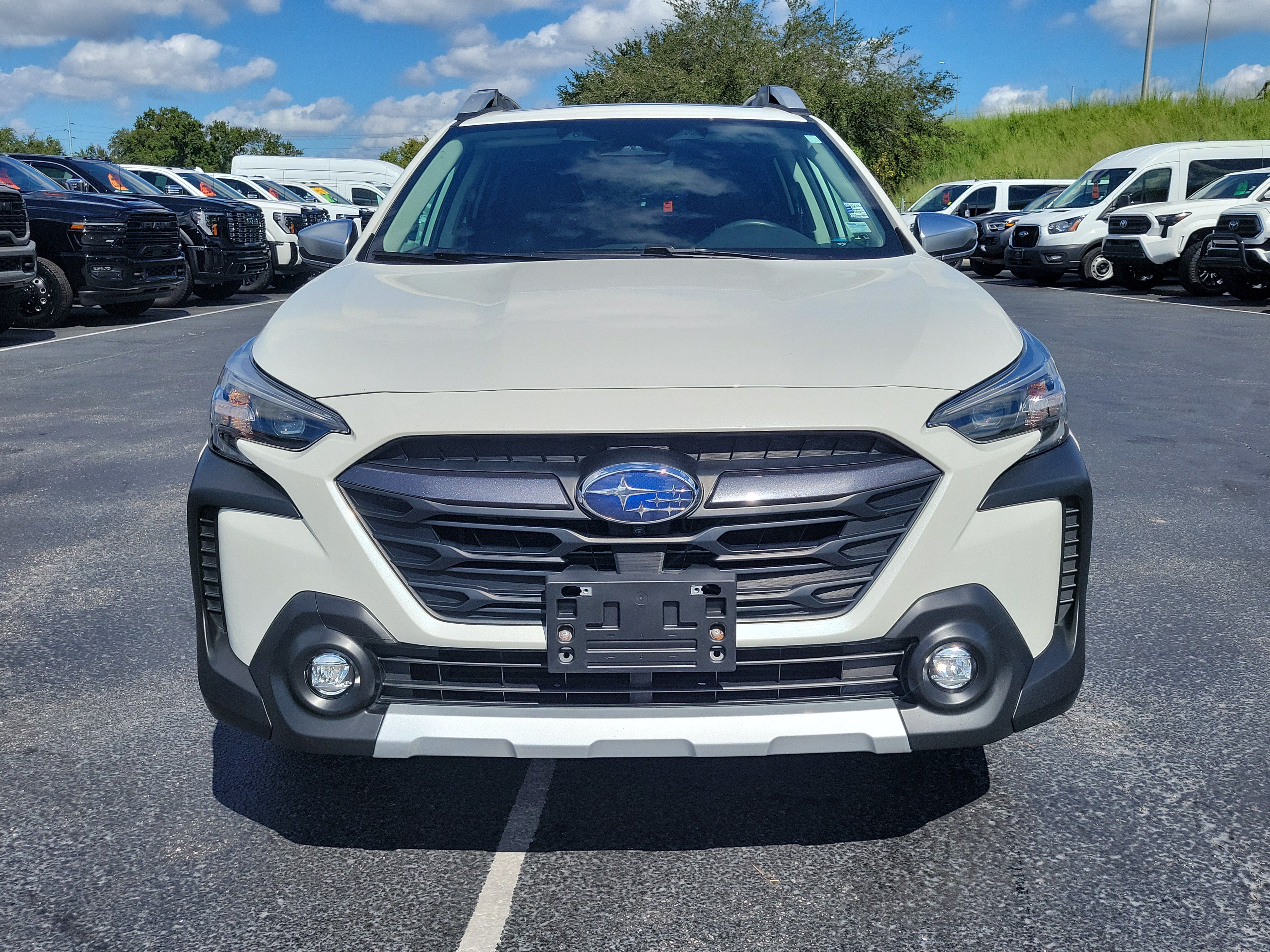 Used 2023 Subaru Outback Touring AWD/4WD image 2