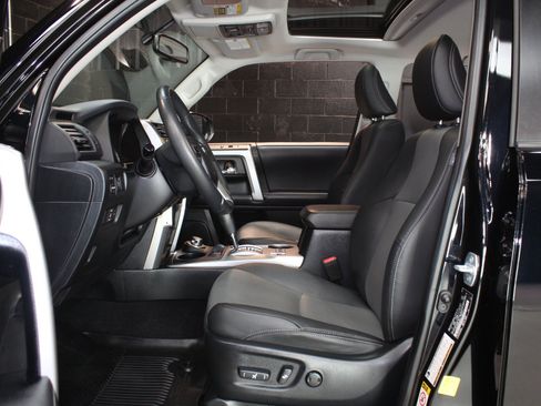Used 2019 Toyota 4Runner SR5 Premium AWD/4WD image 31