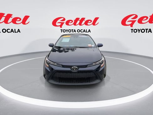Used 2022 Toyota Corolla LE image 3