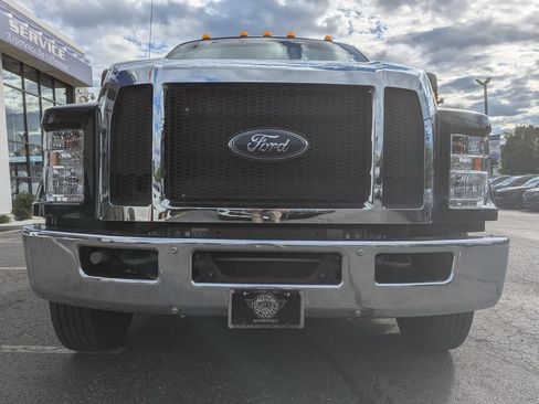 Used 2019 Ford F650 2WD SuperCab Super Duty image 4