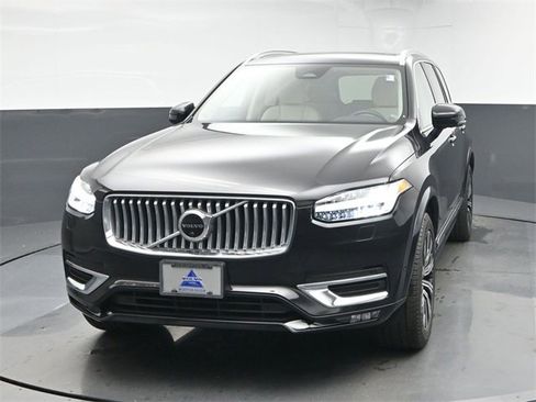 Used 2023 Volvo XC90 B6 Plus w/ Protection Package Premier image 3