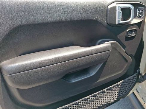 Certified 2022 Jeep Wrangler Sport AWD/4WD image 11