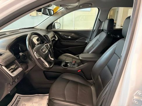 Used 2022 GMC Terrain SLT w/ LPO, Floor Liner Package AWD/4WD image 11