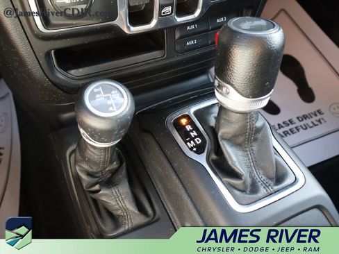 Used 2023 Jeep Wrangler Unlimited w/ Cold Weather Group AWD/4WD image 37
