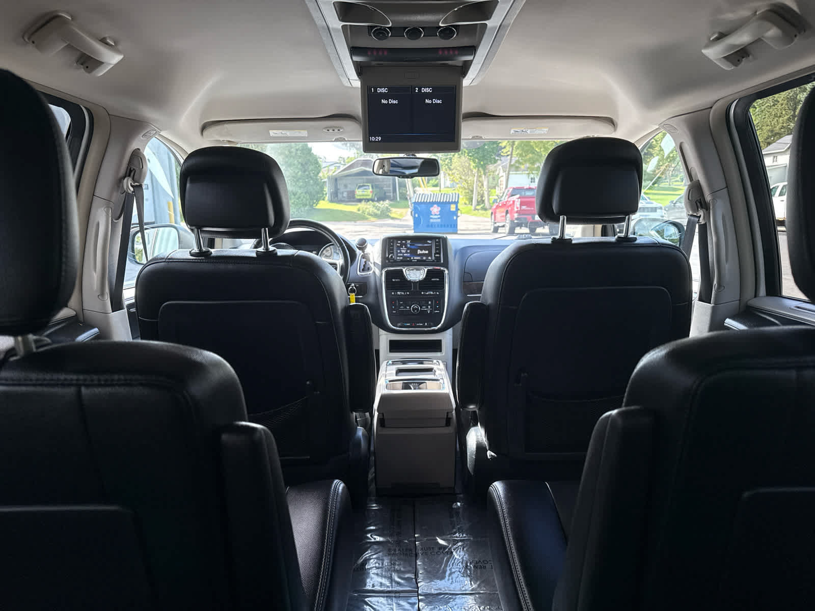 Used 2016 Chrysler Town & Country Touring FWD image 15