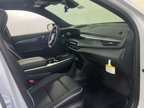 New 2026 Buick Enclave Sport Touring w/ Power Package FWD image 31
