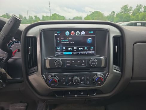 Used 2018 Chevrolet Silverado 1500 LT w/ All Star Edition AWD/4WD image 9
