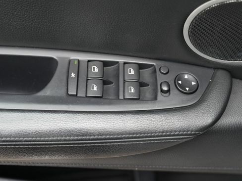 Used 2011 BMW X5 M image 29