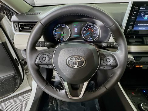 Certified 2021 Toyota RAV4 XLE w/ Convenience Package AWD/4WD image 10