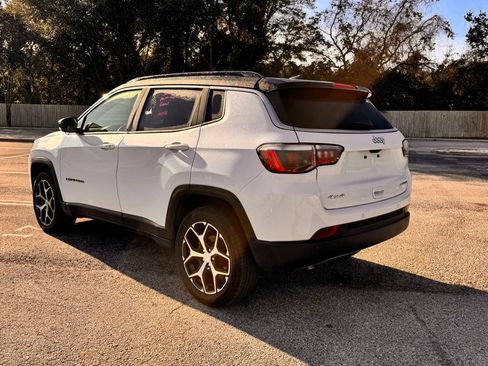 Used 2024 Jeep Compass Limited image 5