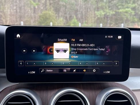 Used 2022 Mercedes-Benz GLC 300 4MATIC w/ Premium Package Lite image 24