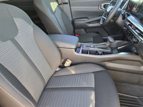 New 2026 Kia Sorento LX FWD image 16