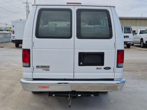 Used 2012 Ford E-350 and Econoline 350 XLT image 6