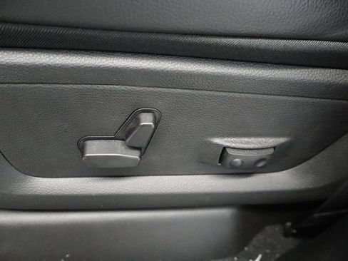 Used 2025 RAM 3500 Laramie AWD/4WD image 27