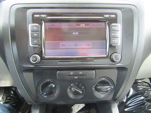 Used 2015 Volkswagen Jetta S FWD image 16