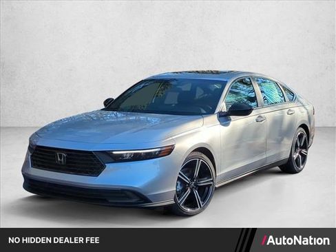 Used 2025 Honda Accord Sport image 1