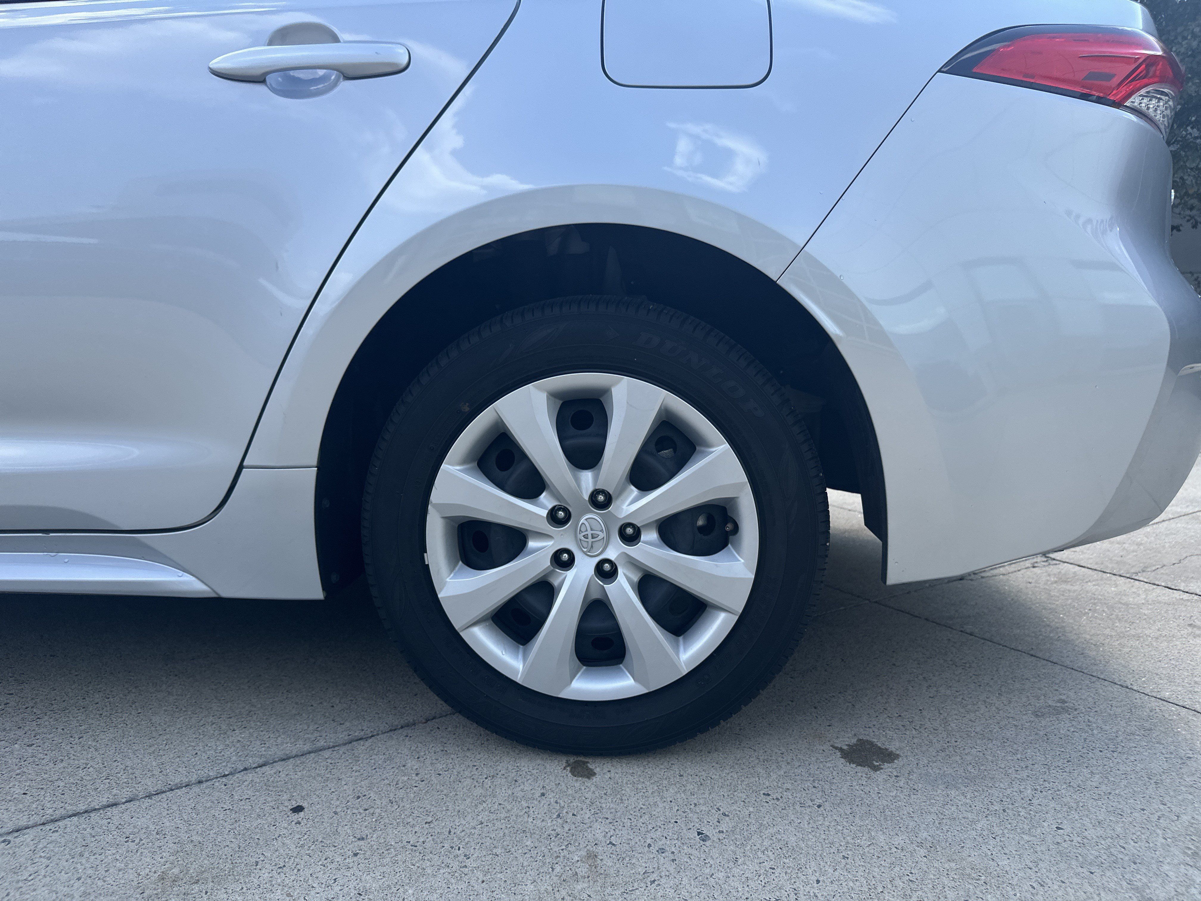 Used 2025 Toyota Corolla LE FWD image 34