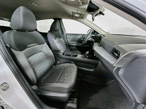 Used 2025 Nissan Kicks SV AWD/4WD image 28