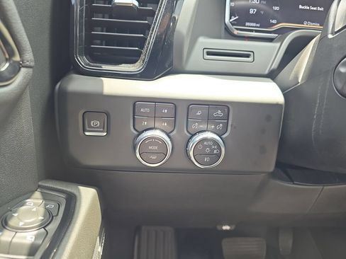 Used 2024 GMC Sierra 1500 AT4 w/ AT4 Premium Package AWD/4WD image 27