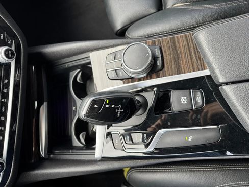 Used 2019 BMW 530i xDrive w/ Convenience Package image 15