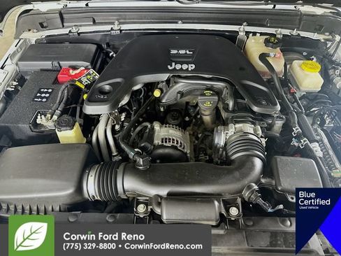 Used 2019 Jeep Wrangler Unlimited Sahara AWD/4WD image 31