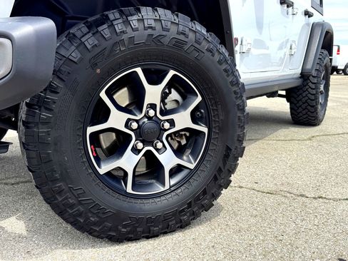 Used 2019 Jeep Wrangler Unlimited Rubicon AWD/4WD image 2