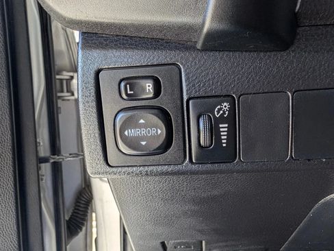 Used 2017 Toyota Corolla LE FWD image 37