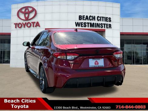 Certified 2025 Toyota Corolla SE image 9