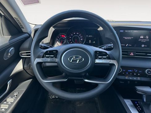 Used 2022 Hyundai Elantra SEL w/ Cargo Package FWD image 13