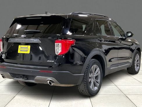 Certified 2022 Ford Explorer XLT w/ Equipment Group 202A image 12